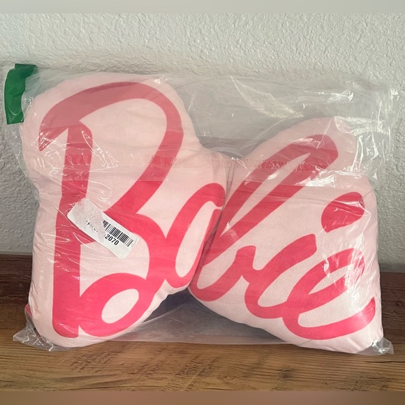 NWT Barbie Throw Pillow/ Pink Barbie Pillow Room Decor/Barbie Accessories - Picture 2 of 4